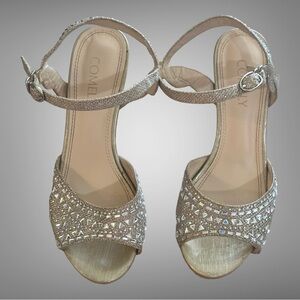 Comely Rhinestone Silver Heels